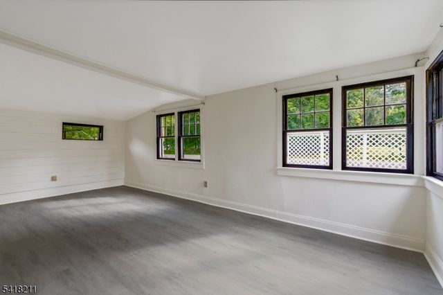 68 Trenton Ave, Frenchtown Boro, NJ 08825