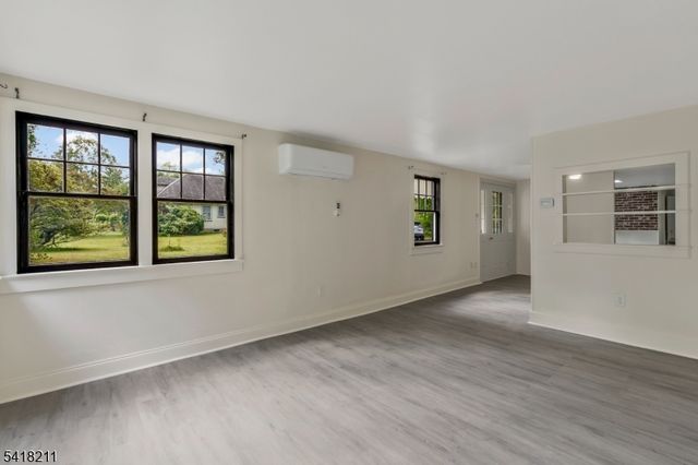 68 Trenton Ave, Frenchtown Boro, NJ 08825