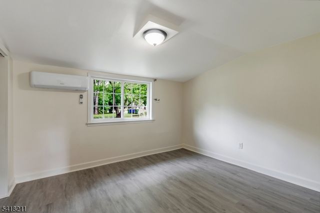 68 Trenton Ave, Frenchtown Boro, NJ 08825