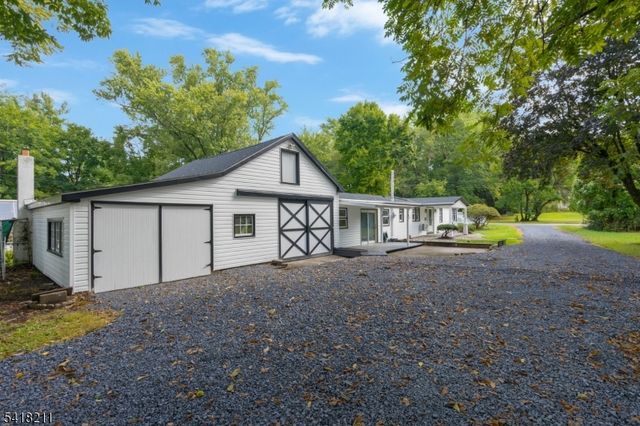 68 Trenton Ave, Frenchtown Boro, NJ 08825