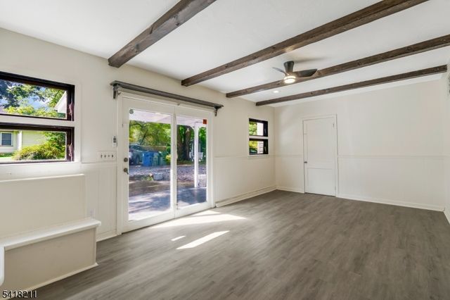 68 Trenton Ave, Frenchtown Boro, NJ 08825