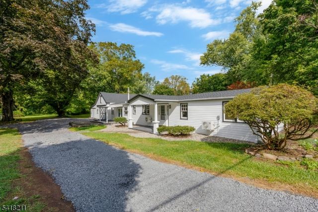 68 Trenton Ave, Frenchtown Boro, NJ 08825