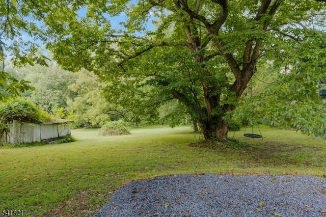 68 Trenton Ave, Frenchtown Boro, NJ 08825