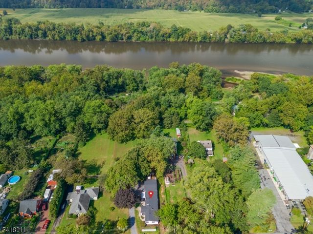 68 Trenton Ave, Frenchtown Boro, NJ 08825