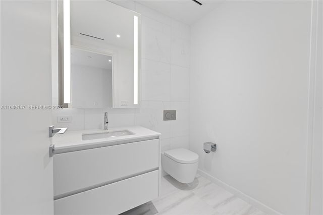 300 Biscayne Blvd Way 4604, Miami, FL 33131