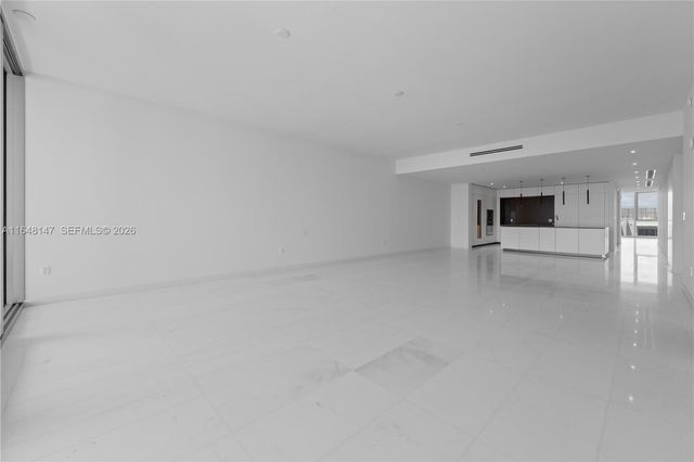 300 Biscayne Blvd Way 4604, Miami, FL 33131