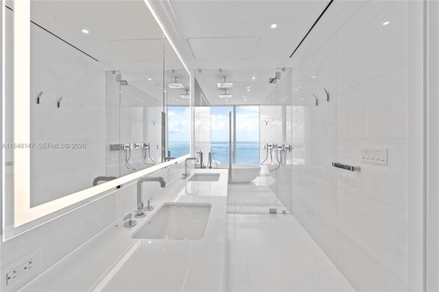 300 Biscayne Blvd Way 4604, Miami, FL 33131