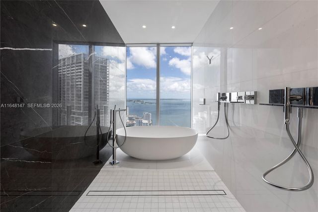 300 Biscayne Blvd Way 4604, Miami, FL 33131
