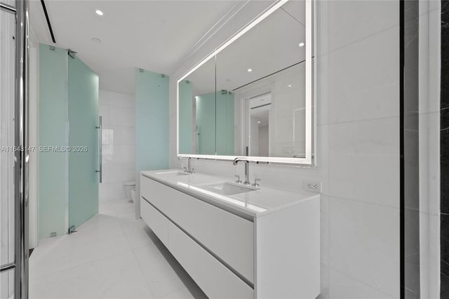 300 Biscayne Blvd Way 4604, Miami, FL 33131