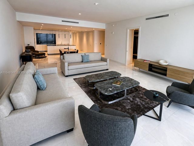 300 Biscayne Blvd Way 4604, Miami, FL 33131