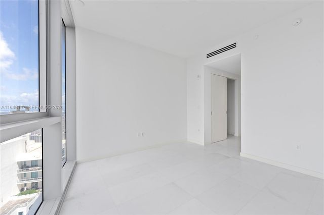 300 Biscayne Blvd Way 4604, Miami, FL 33131