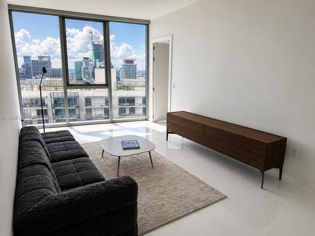 300 Biscayne Blvd Way 4604, Miami, FL 33131