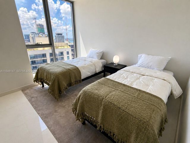 300 Biscayne Blvd Way 4604, Miami, FL 33131