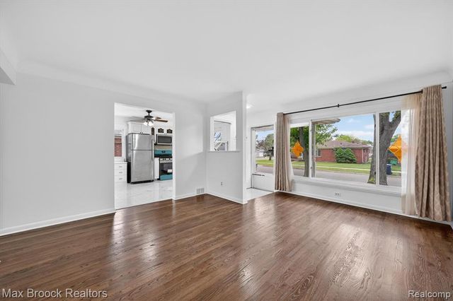 3062 Ferris Avenue, Lincoln Park, MI 48146