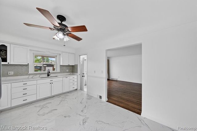 3062 Ferris Avenue, Lincoln Park, MI 48146