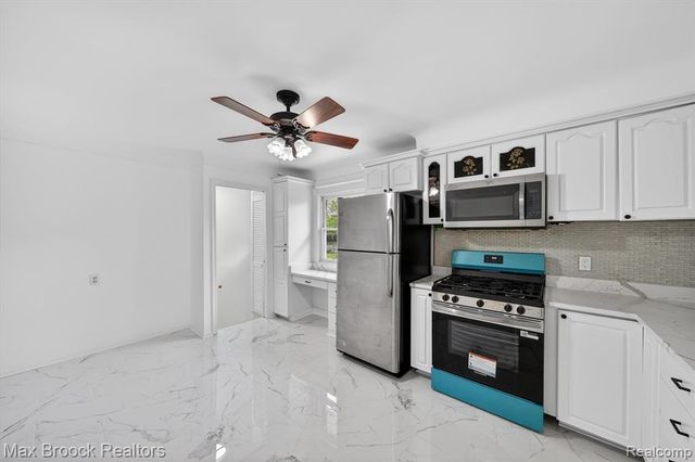 3062 Ferris Avenue, Lincoln Park, MI 48146