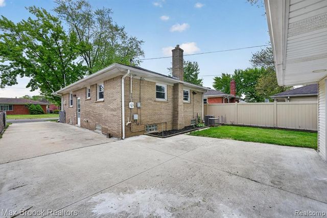 3062 Ferris Avenue, Lincoln Park, MI 48146