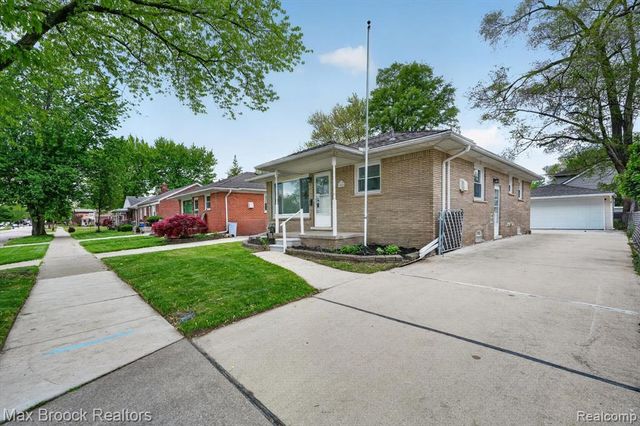 3062 Ferris Avenue, Lincoln Park, MI 48146