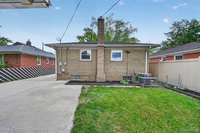 3062 Ferris Avenue, Lincoln Park, MI 48146