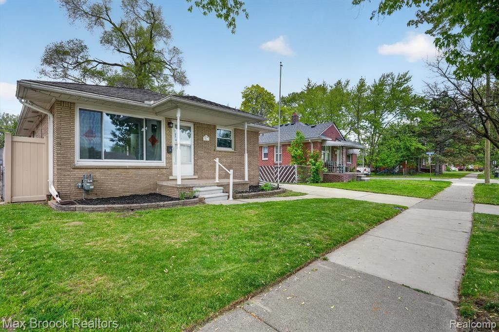 3062 Ferris Avenue, Lincoln Park, MI 48146