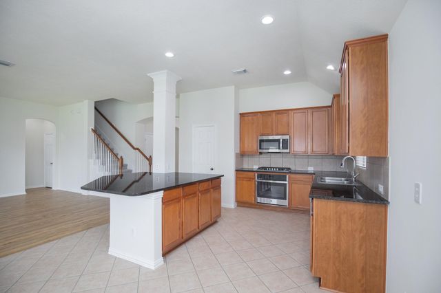 8802 Rocky Knoll Lane, Rosenberg, TX 77469