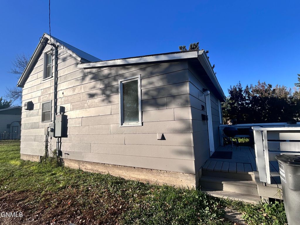 309 2nd Avenue N, Ellendale, ND 58436 photo 4