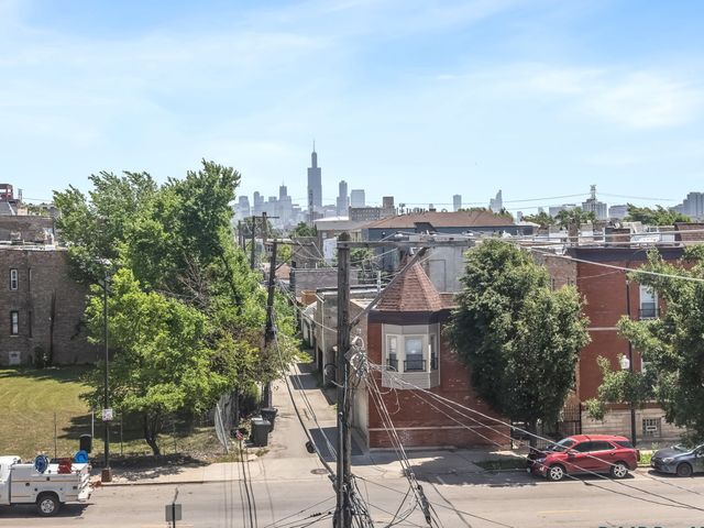 2809 W WASHINGTON Boulevard 103, Chicago, IL 60612
