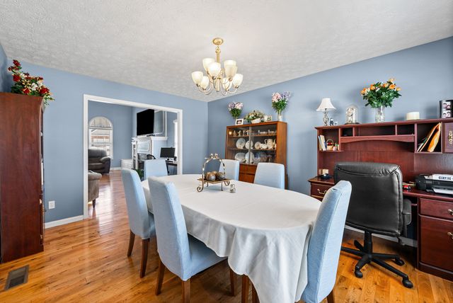 1130 Emerson Cir, Hopkinsville, KY 42240