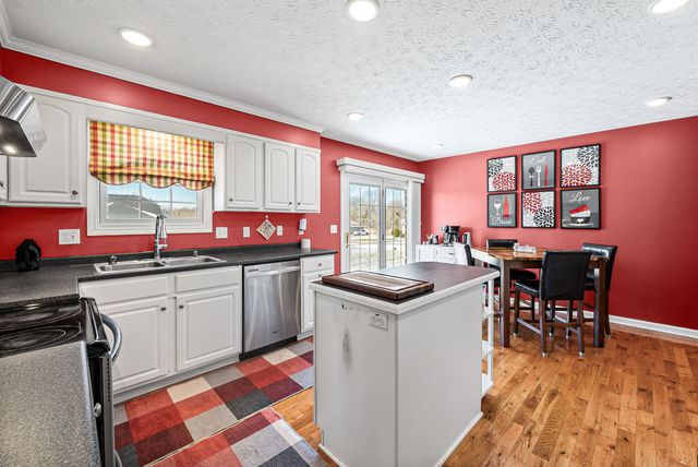 1130 Emerson Cir, Hopkinsville, KY 42240