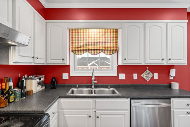 1130 Emerson Cir, Hopkinsville, KY 42240