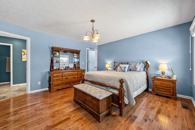 1130 Emerson Cir, Hopkinsville, KY 42240