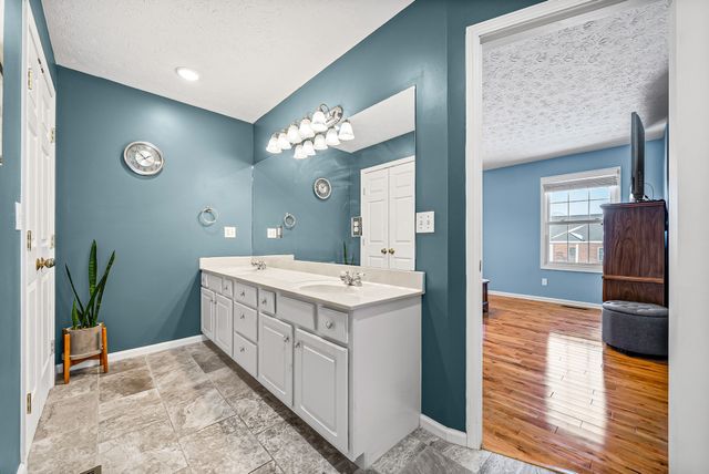 1130 Emerson Cir, Hopkinsville, KY 42240