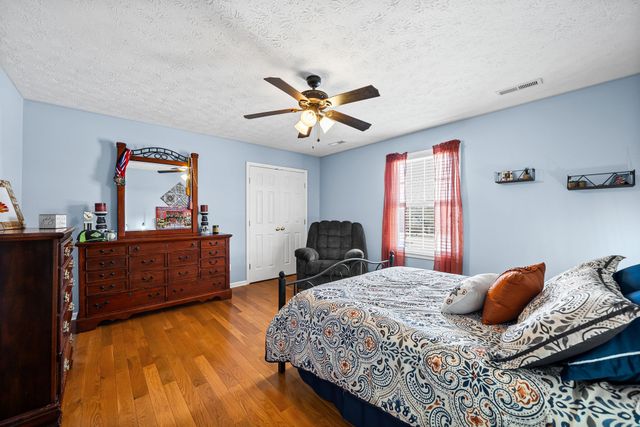 1130 Emerson Cir, Hopkinsville, KY 42240