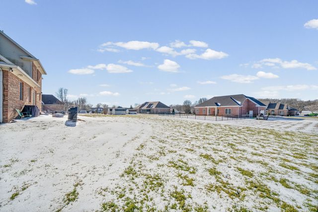 1130 Emerson Cir, Hopkinsville, KY 42240