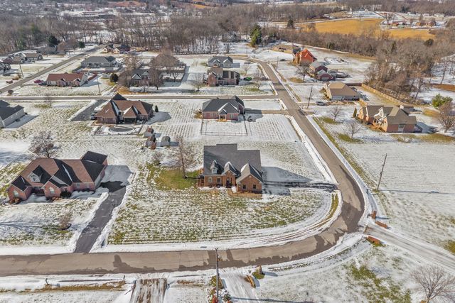 1130 Emerson Cir, Hopkinsville, KY 42240