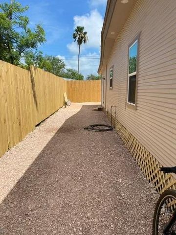 202 W Jefferson, Port Isabel, TX 78578