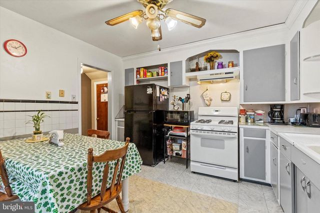 33 N ADAMS ST, York, PA 17404