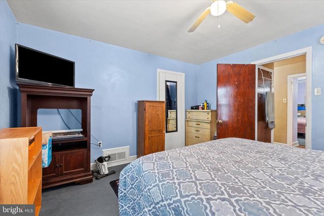 33 N ADAMS ST, York, PA 17404