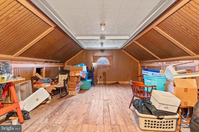 33 N ADAMS ST, York, PA 17404