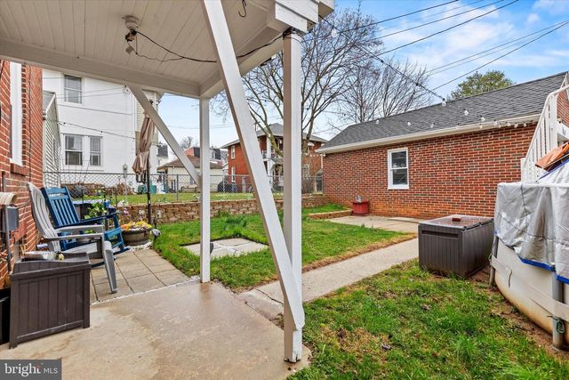 33 N ADAMS ST, York, PA 17404