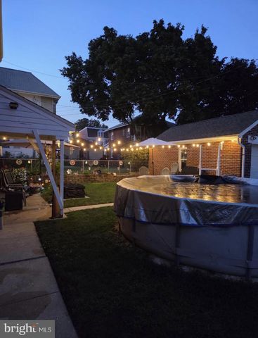 33 N ADAMS ST, York, PA 17404