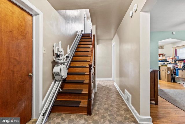 33 N ADAMS ST, York, PA 17404