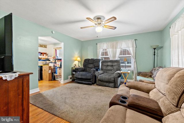 33 N ADAMS ST, York, PA 17404