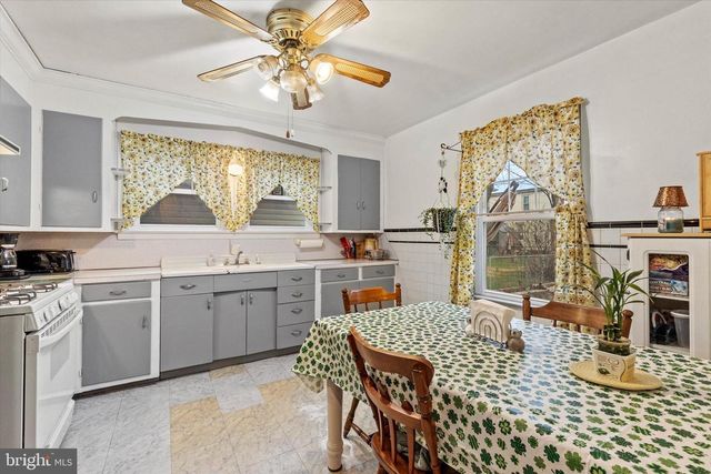 33 N ADAMS ST, York, PA 17404