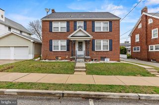 33 N ADAMS ST, York, PA 17404