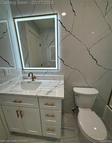 10024 Borgman Avenue, Huntington Woods, MI 48070