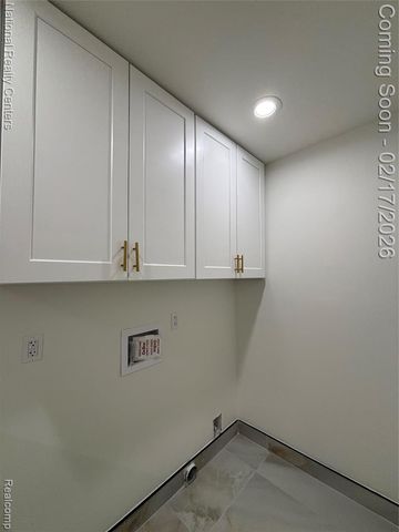 10024 Borgman Avenue, Huntington Woods, MI 48070