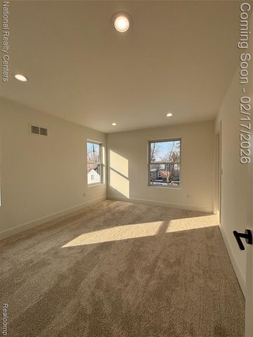 10024 Borgman Avenue, Huntington Woods, MI 48070