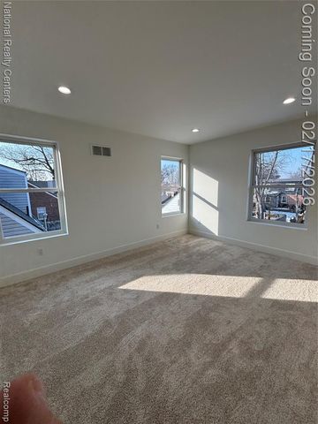 10024 Borgman Avenue, Huntington Woods, MI 48070