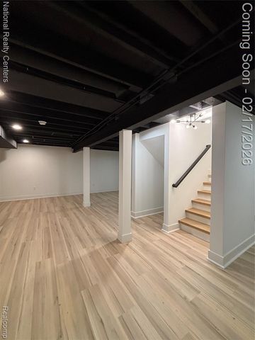 10024 Borgman Avenue, Huntington Woods, MI 48070